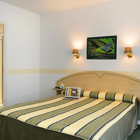 Logis Hotel Restaurant La Boule D'Or Chinon Zewnętrze zdjęcie