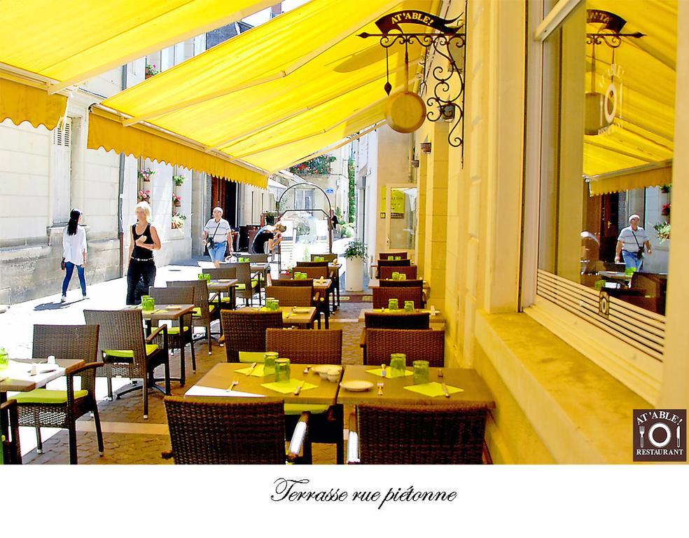 Logis Hotel Restaurant La Boule D'Or Chinon Zewnętrze zdjęcie