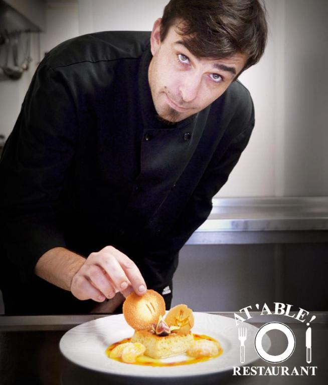 Logis Hotel Restaurant La Boule D'Or Chinon Zewnętrze zdjęcie