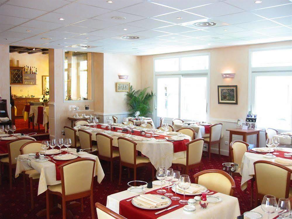 Logis Hotel Restaurant La Boule D'Or Chinon Zewnętrze zdjęcie
