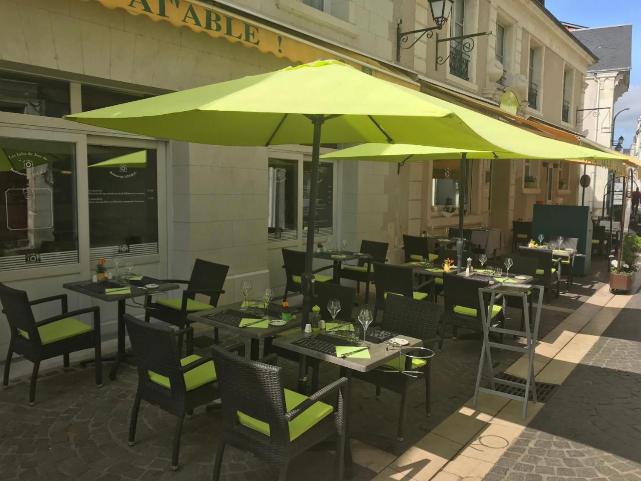 Logis Hotel Restaurant La Boule D'Or Chinon Zewnętrze zdjęcie