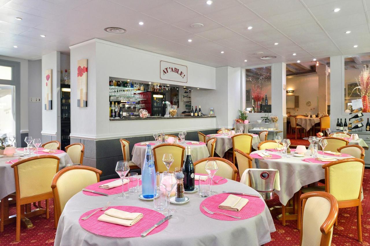 Logis Hotel Restaurant La Boule D'Or Chinon Zewnętrze zdjęcie